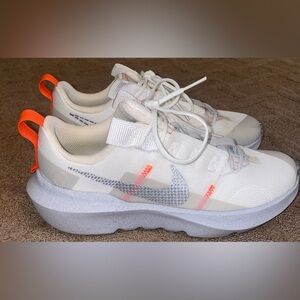 Nike women’s size 5